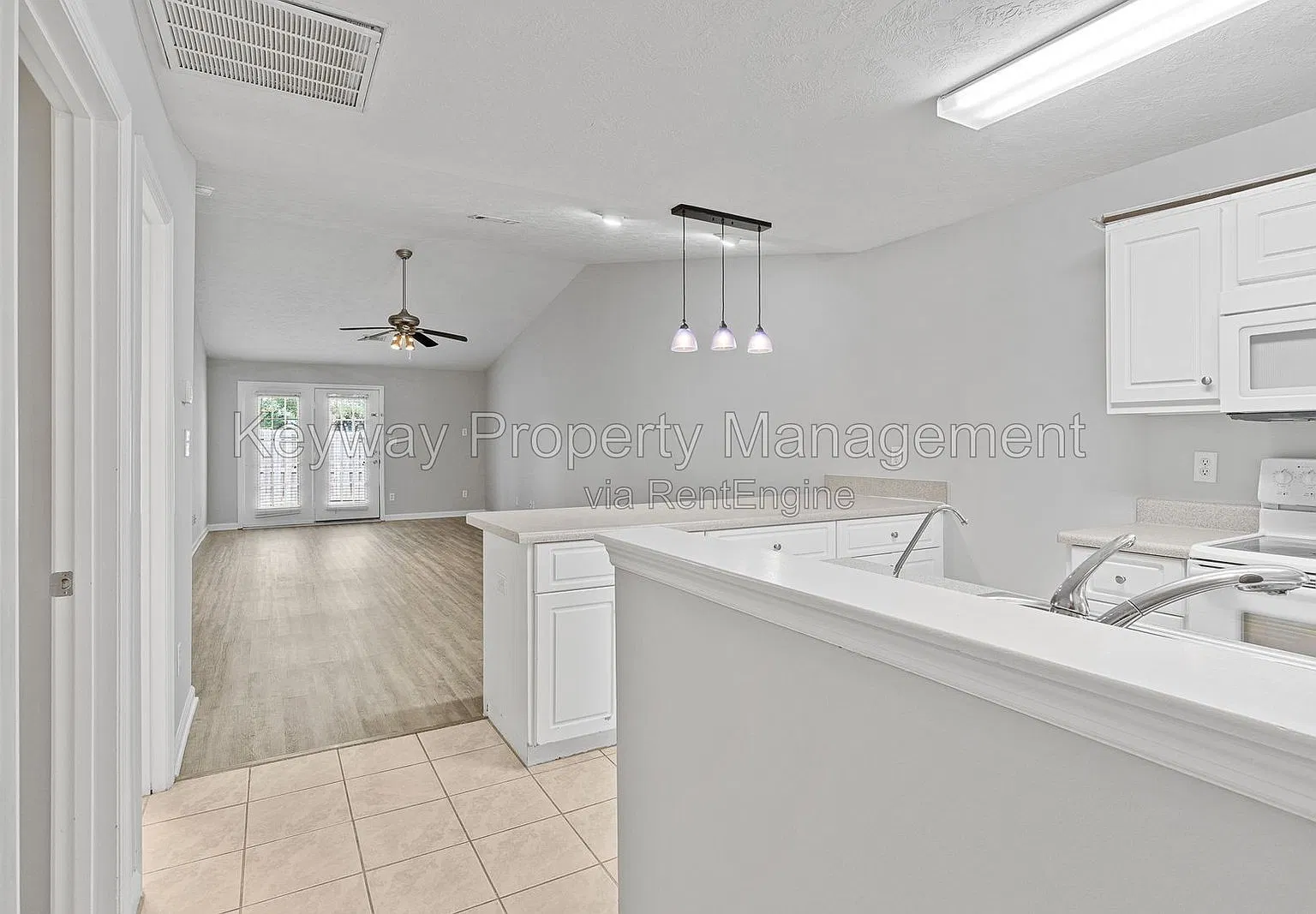 2 bed, 2.0 bath, 1092 sqft, $1,385 — Photo 3