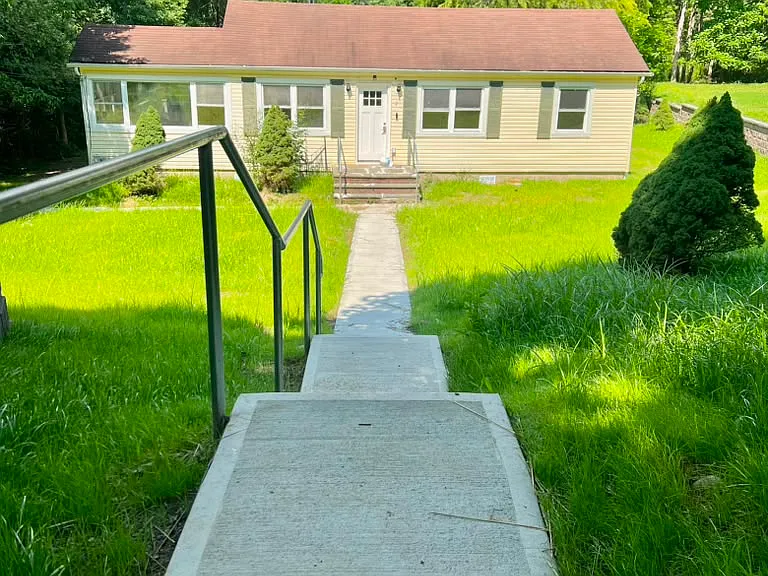 7 Brook Dr — Photo 2