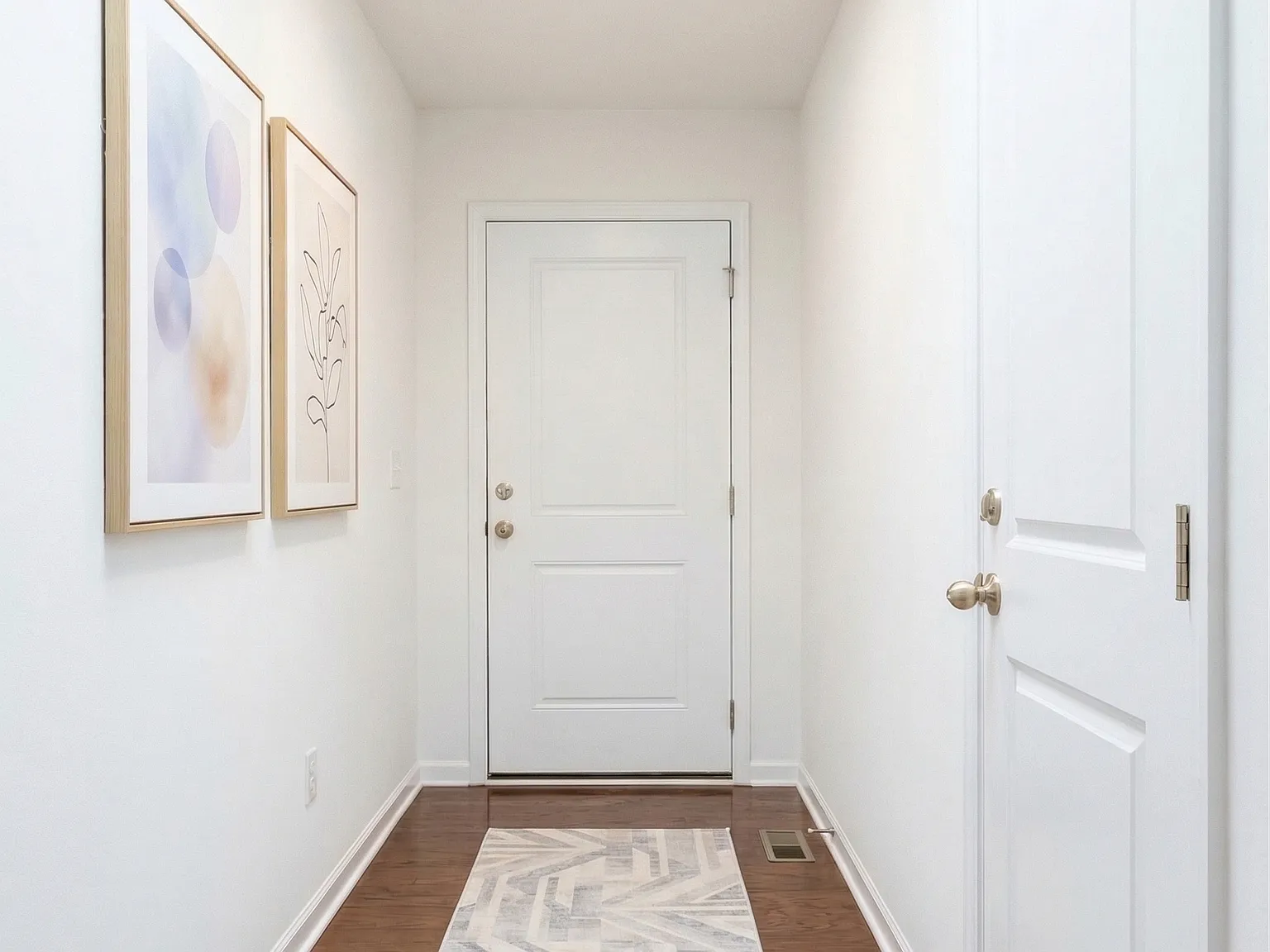 4 bed, 1842 sqft, $2,000 — Photo 2