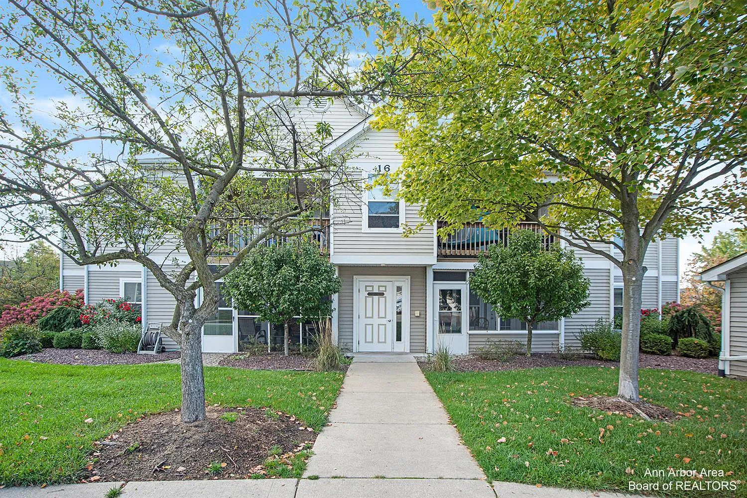 1551 Oakfield Dr photo 1