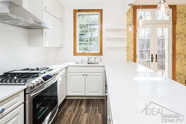 Rented by Ideal Properties Group | media 27