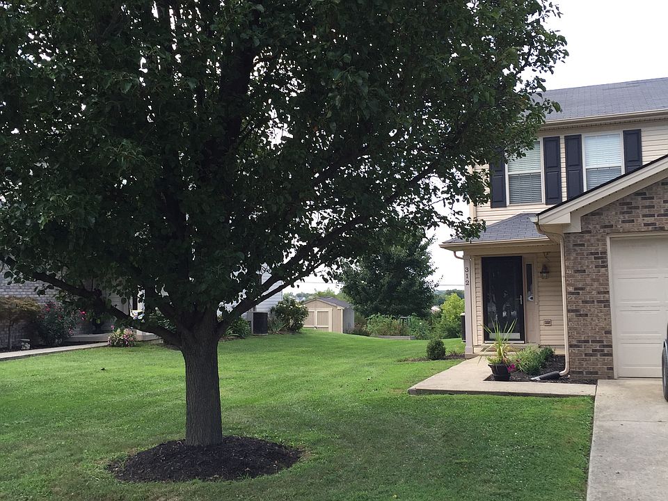 2 BR 2 1/2 bath for rent 