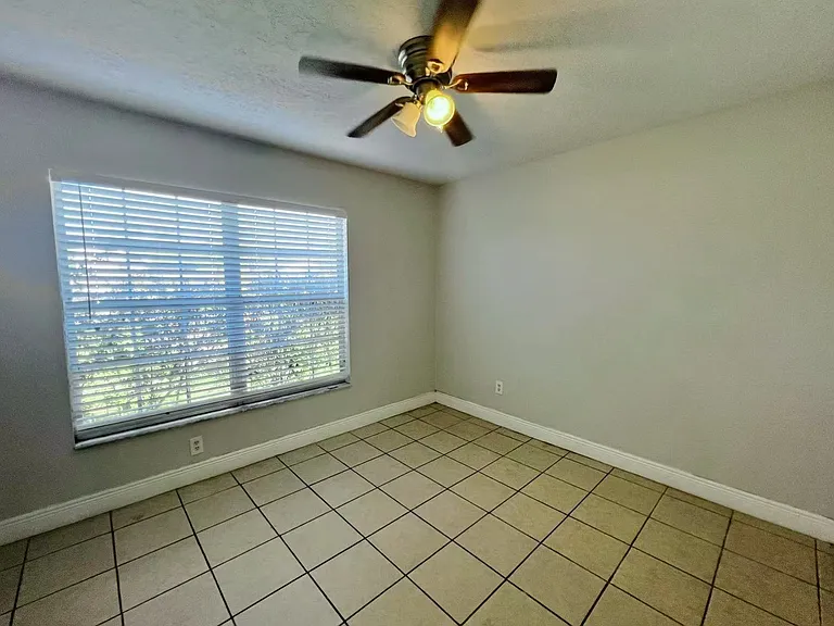 437 Kee St — Photo 9