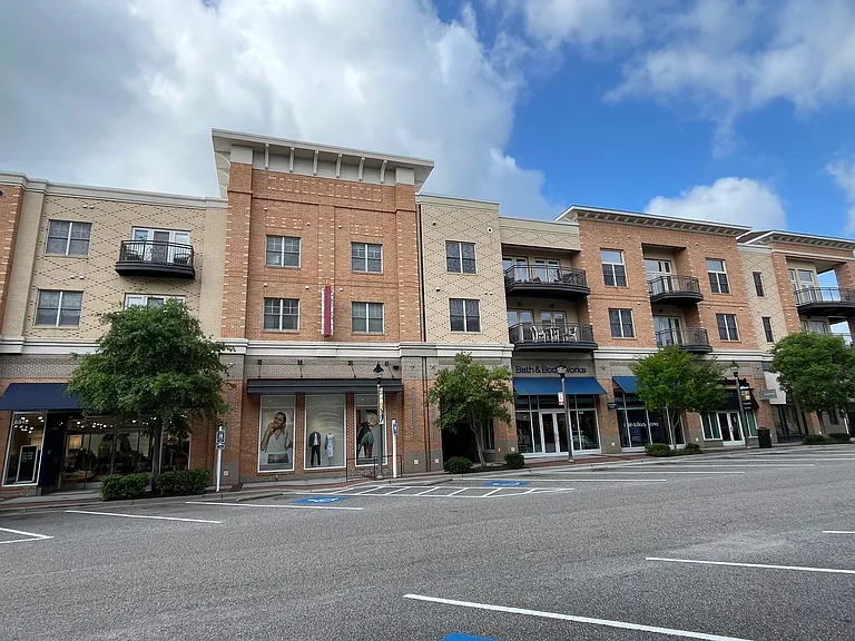 6831 Main St #323 — Photo 4