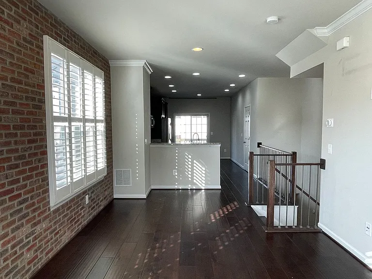 201 Woodstream Cir — Photo 22