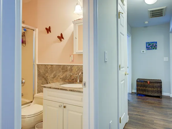 168-03 Powells Cove Boulevard image 43 of 48