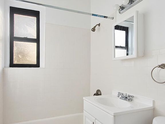 4th image of 112 W 138th St APT 6D