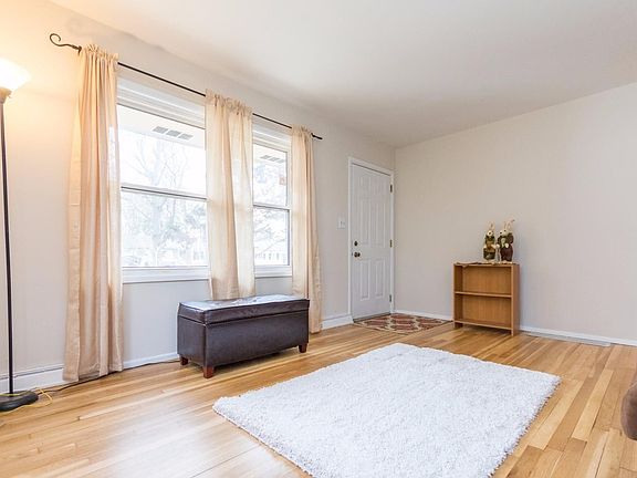 4th image of 879 Wickfield Ct