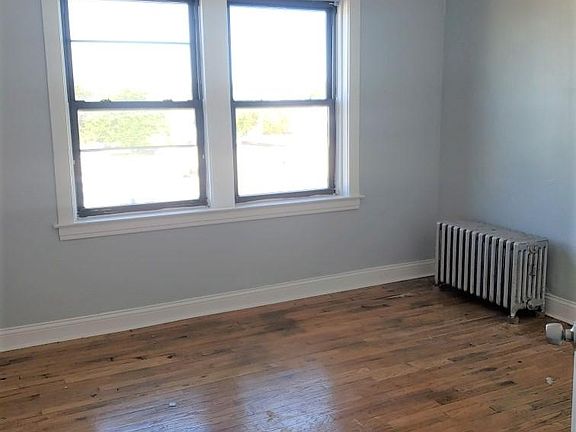 3rd image of 1008 S 13th Ave