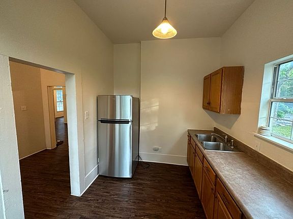 4th image of 315 Baltimore Ave #78215