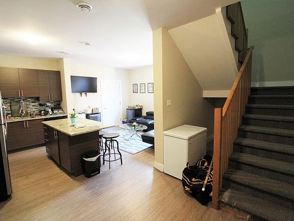 5th image of 100 Goulburn Ave #1-3
