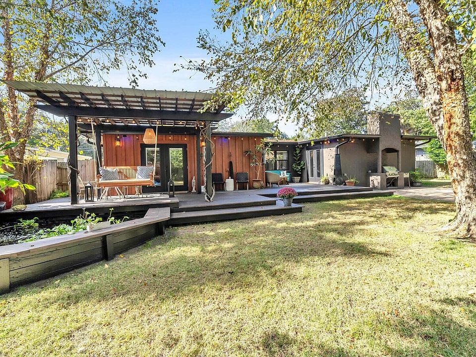 1st image of 74 Waynel Cir SE