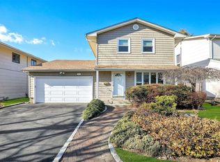 142 Soundview Dr, Port Washington, NY 11050