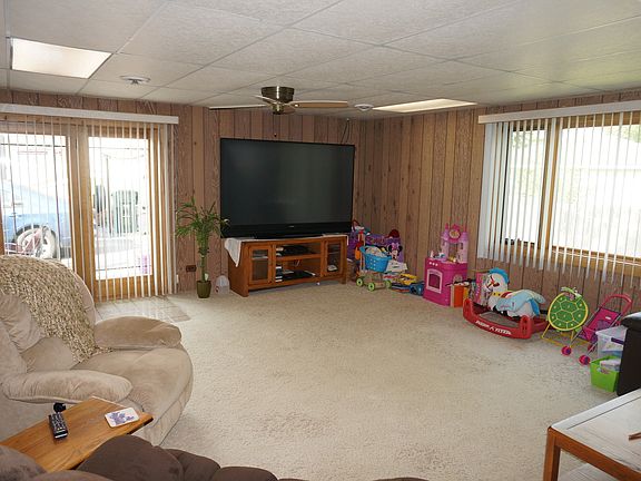 3rd image of 19535 Redwood Ln
