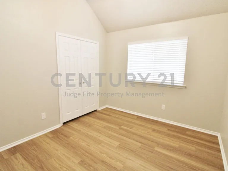 729 Rawlins Dr — Photo 14