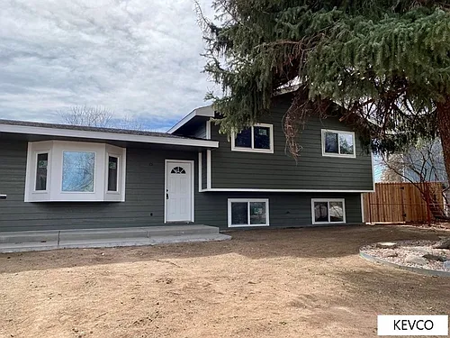 2401 Evergreen Dr Photo 1