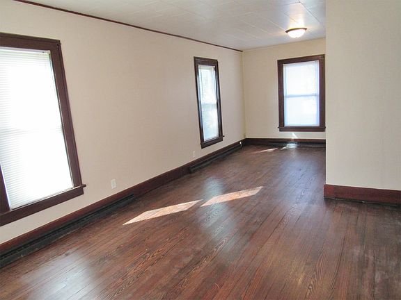 5th image of 235 E 12th St