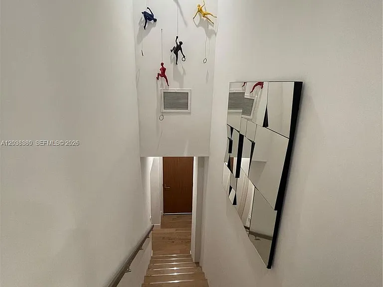 601 NE 27th St #201 — Photo 35