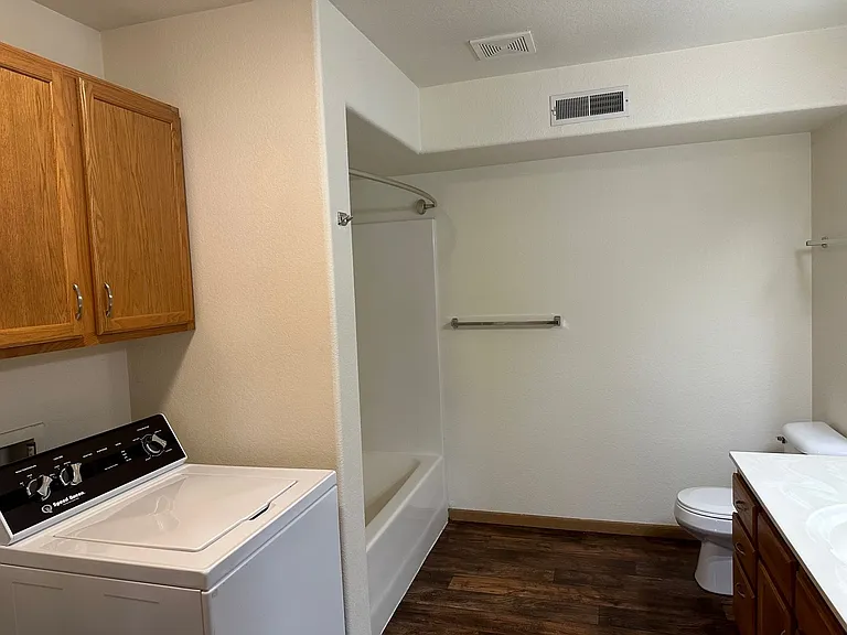 Madison Apartments — Photo 70