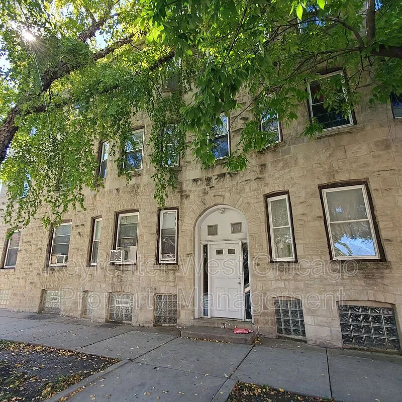2 bed, 1.0 bath, 750 sqft, $1,500 — Photo 1