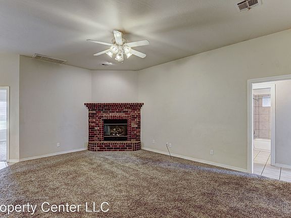 5th image of 2619 Silvertree Dr