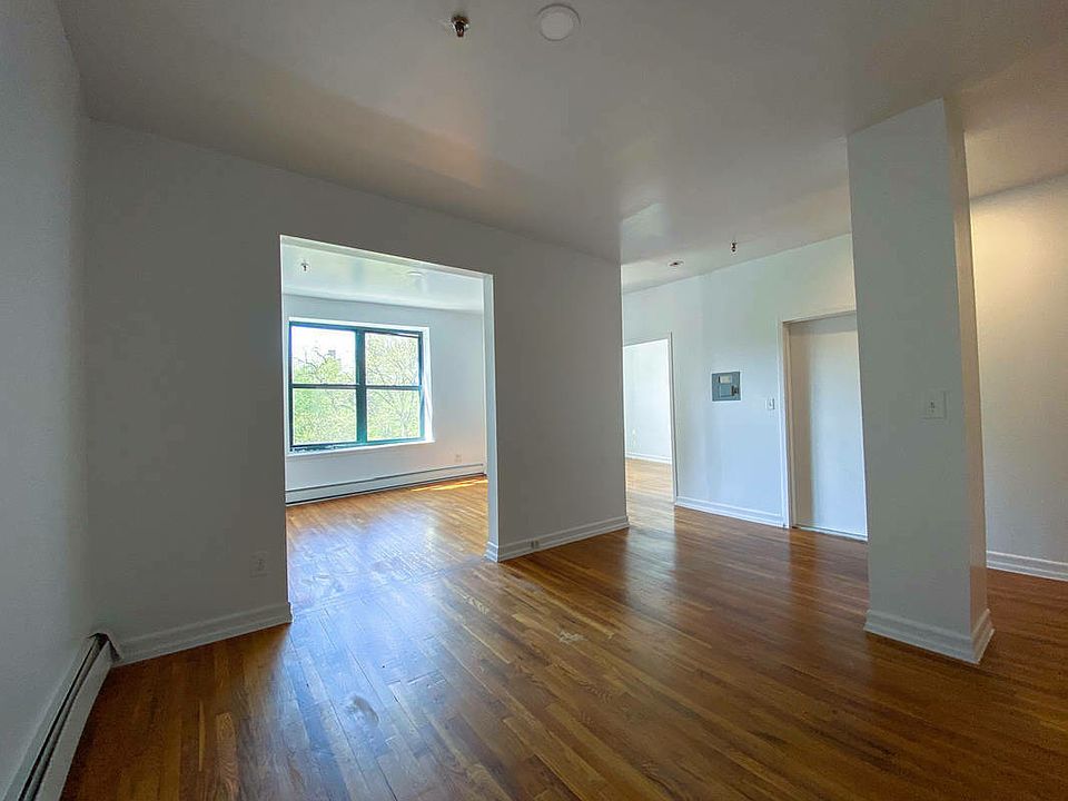 1st image of 246 Manhattan Ave #5BB