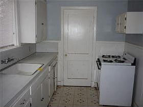 4th image of 3688 Park Ave