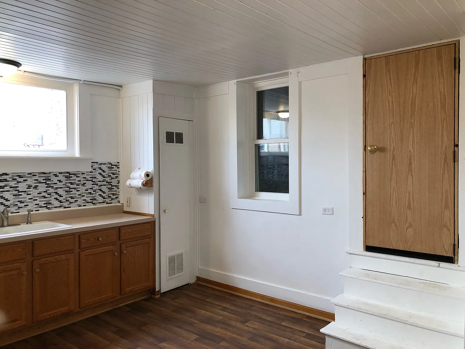 1 bed, 900 sqft, $895 — Photo 2