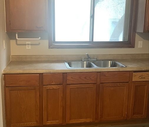 3rd image of 2726 Emerson Ave N #2