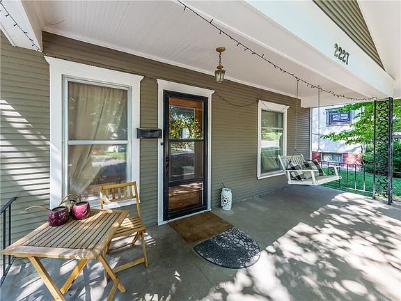 3rd image of 2227 Marion St