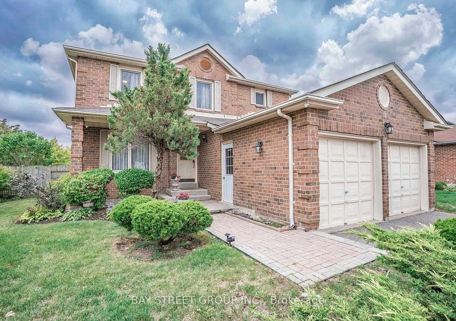 4 bed, $4,500 — Photo 1