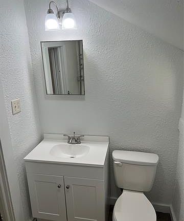 2nd image of 1174 Vine St