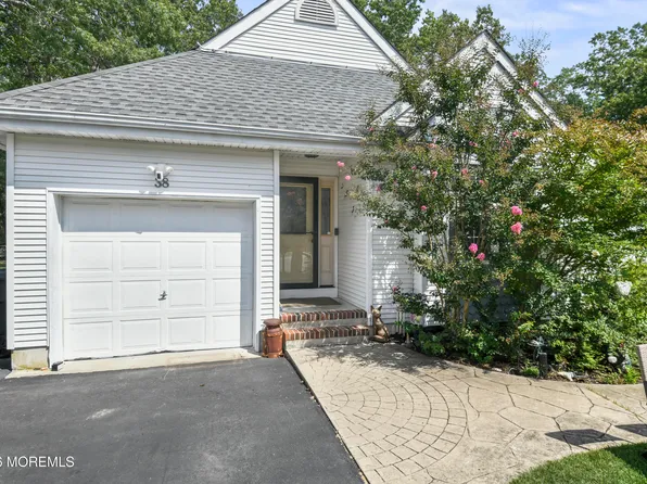 38 Edna Court, Toms River, NJ 08755