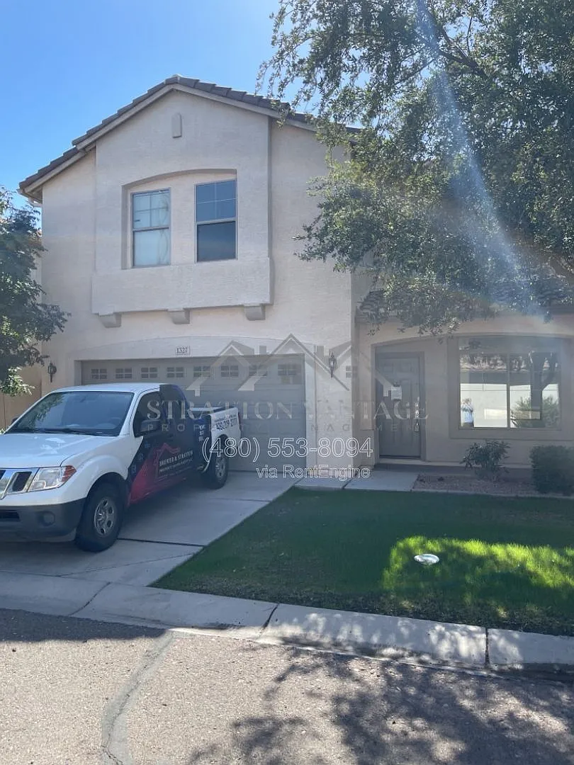 4 bed, 2.5 bath, 1720 sqft, $2,195 — Photo 1