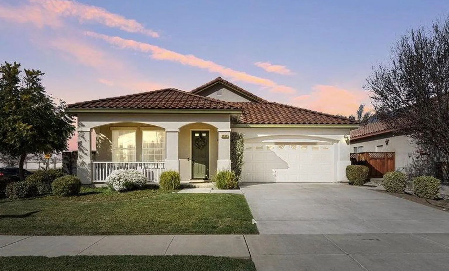 Coming Soon! 3/2 Sfh On A Corner Lot! — Photo 1