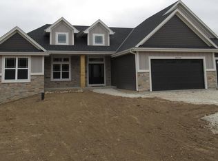 N48W27280 Golden Pheasant Way, Pewaukee, WI 53072