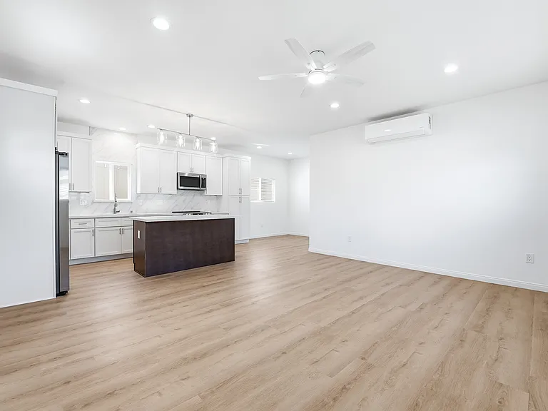21003 Longworth Ave — Photo 3