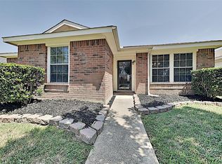 2437 Meadowgate Ln, Lancaster, TX 75134