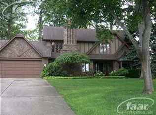 6346 Kings Knoll Rd, Grand Blanc, MI 48439