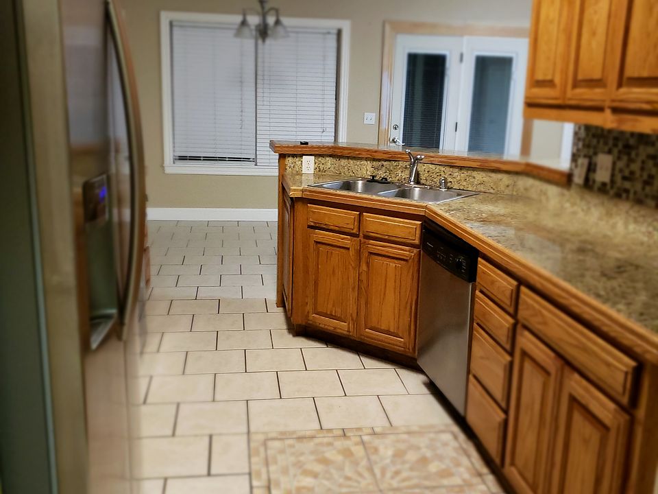1st image of 3806 SW Greyhawk Dr