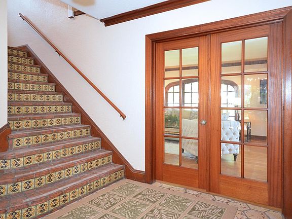 5th image of 1184 Martin Ave