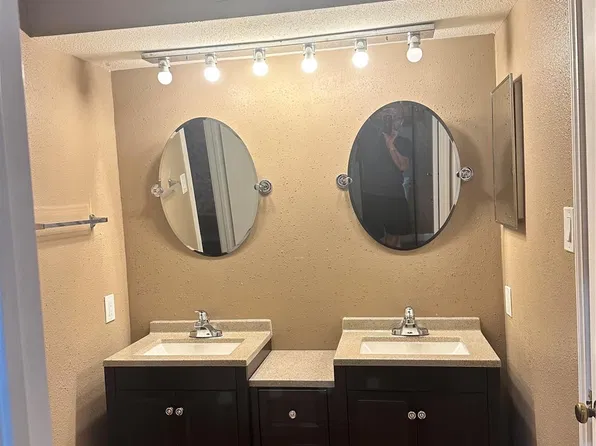2121 El Paseo St APT 1910, Houston, TX 77054