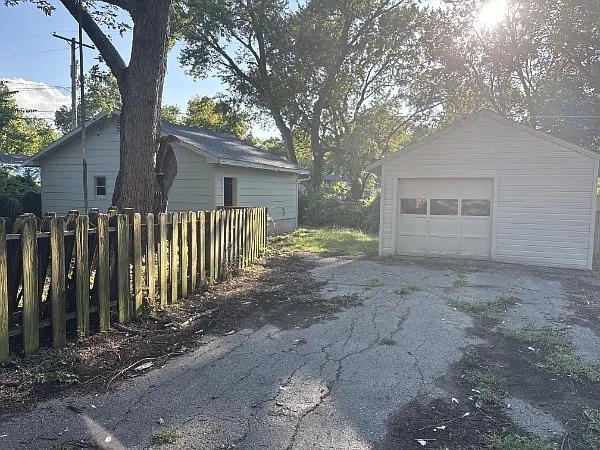 3 bed, 1497 sqft, $1,345 — Photo 2
