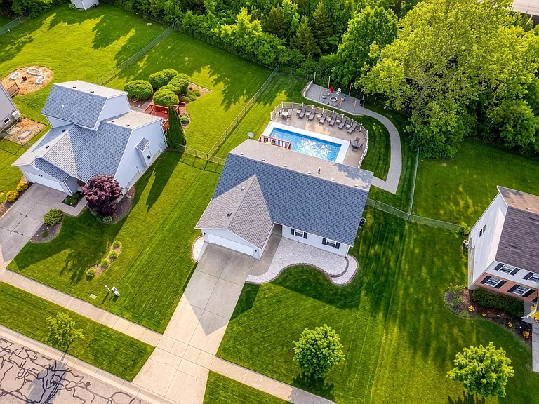 6824 Beagle Dr — Photo 40