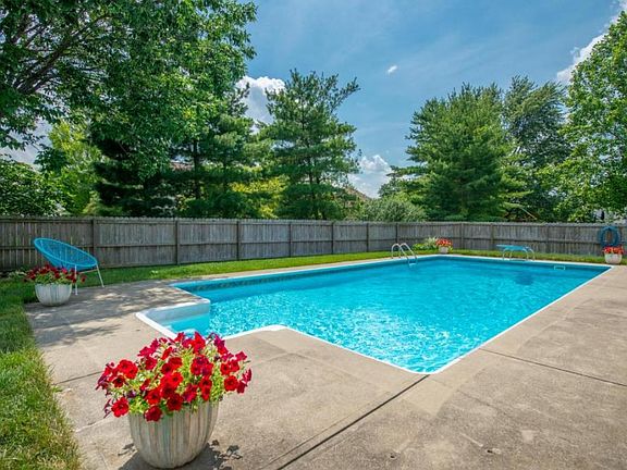 3rd image of 10071 Hounsdale Dr NW