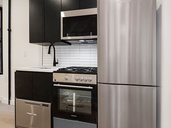 5th image of 110 Madison St #13A