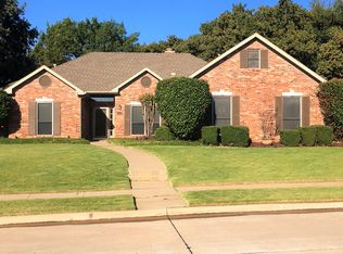 1502 Mission Hills Ln, Corinth, TX 76210