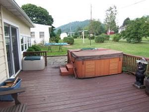 3rd image of 2850 Woodland Dr