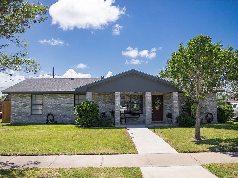 1st image of 302 Lone Oak Ct