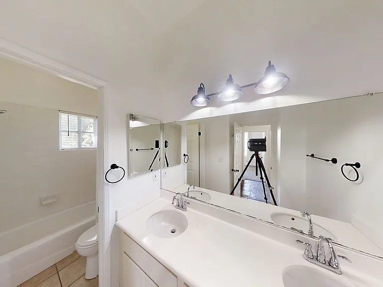36248 Village Rd — Photo 6